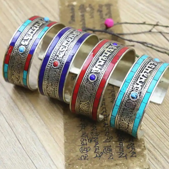 Tibetan Mantra Medicine Bracelet - Picture 1 of 8